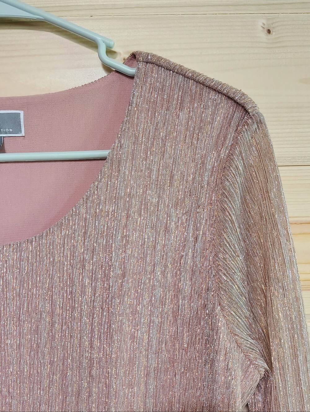 JM Collection Metallic Blush Pink Shimmer Top S Long Sleeve Delicate Feminine - Picture 2 of 7